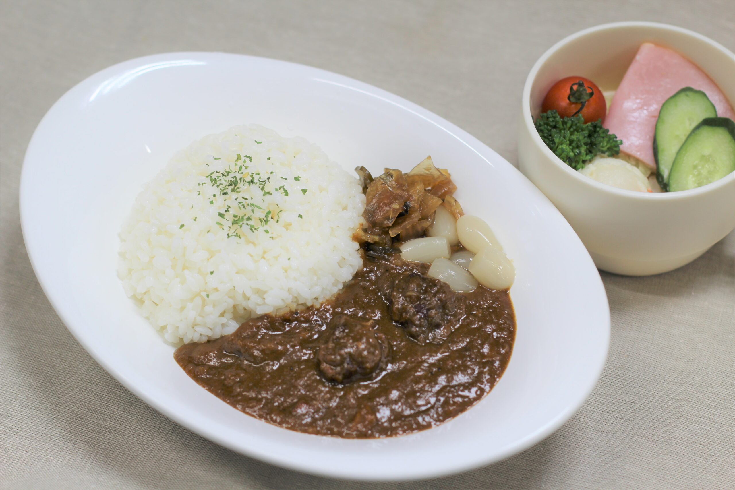 ビーフカレーセット
(スープ・サラダ付)